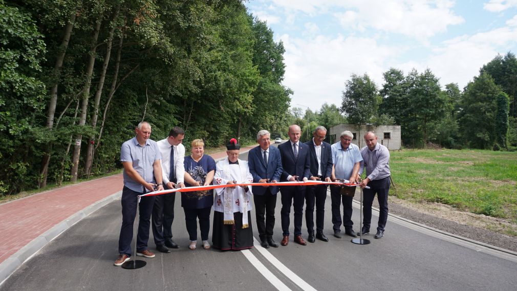 Uroczyste otwarcie przebudowanej drogi gminnej w Osieczku